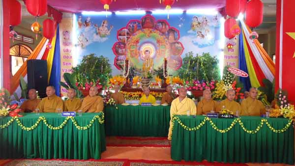 The Executive Board of Tay Ninh’s Vietnam Buddhist opens the summer retreat 2014 – B.E 2558 - and celebrates Vesak 